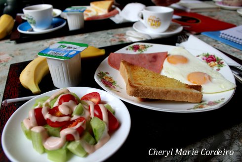 Breakfast Set A at La Vie En Rose, Astor House Hotel, on the Bund, Shanghai.